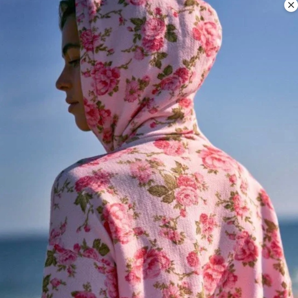 Loveshackfancy X Bandier Cropped Hoodie - Picture 5 of 8